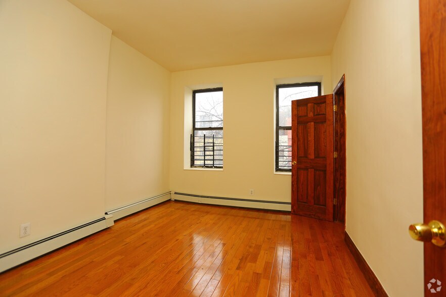 More Photos Of 354 E 116th St, New York Apartments For Lease