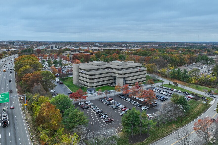 More Photos Of 77 S Bedford St, Burlington Office For Lease