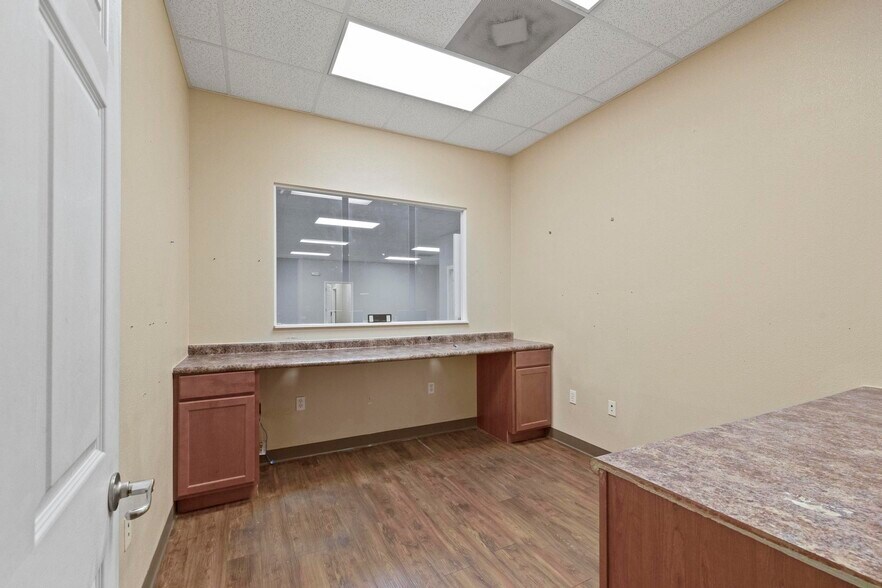 More Photos Of 1851 St Mary Ave, Pensacola Medical For Lease