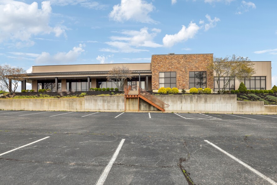 More Photos Of 60 Overbrook Dr, Monroe Flex For Sale