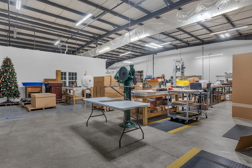 More Photos Of 197 Alder Dr, North Aurora Warehouse For Sale