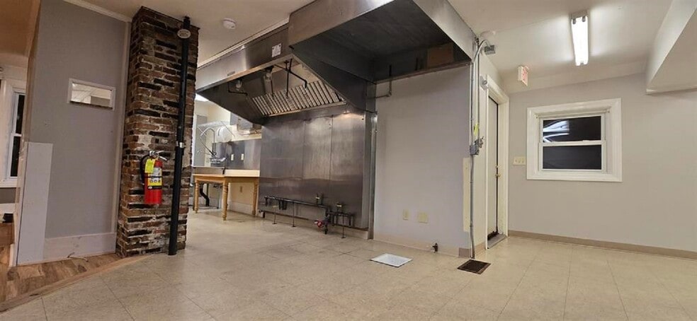 More Photos Of 31 Central Square, Troy Storefront Retail Residential For Lease