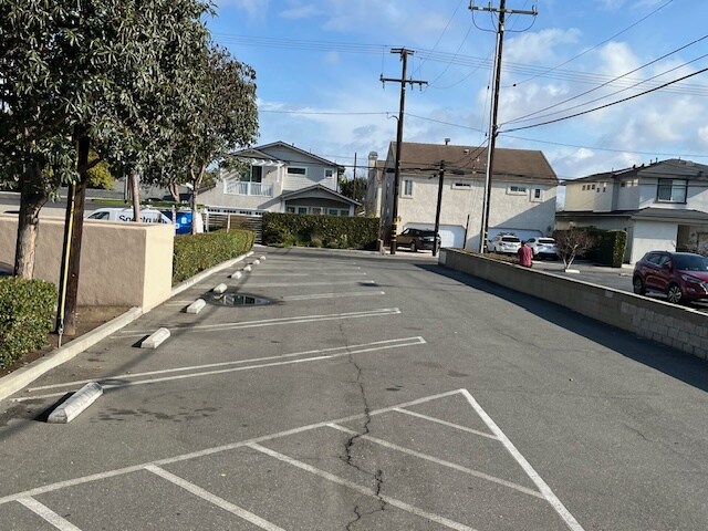 More Photos Of 220-222 E 17th St, Costa Mesa Storefront For Lease