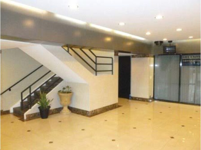 More Photos Of 555 W Redondo Beach Blvd, Gardena Office For Sale