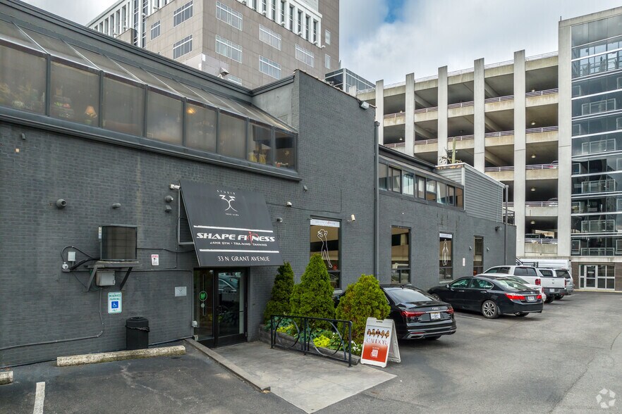 More Photos Of 366 E Broad St, Columbus Apartments For Lease