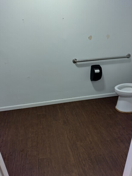 More Photos Of 201-203 S State St, Ukiah General Retail For Sale