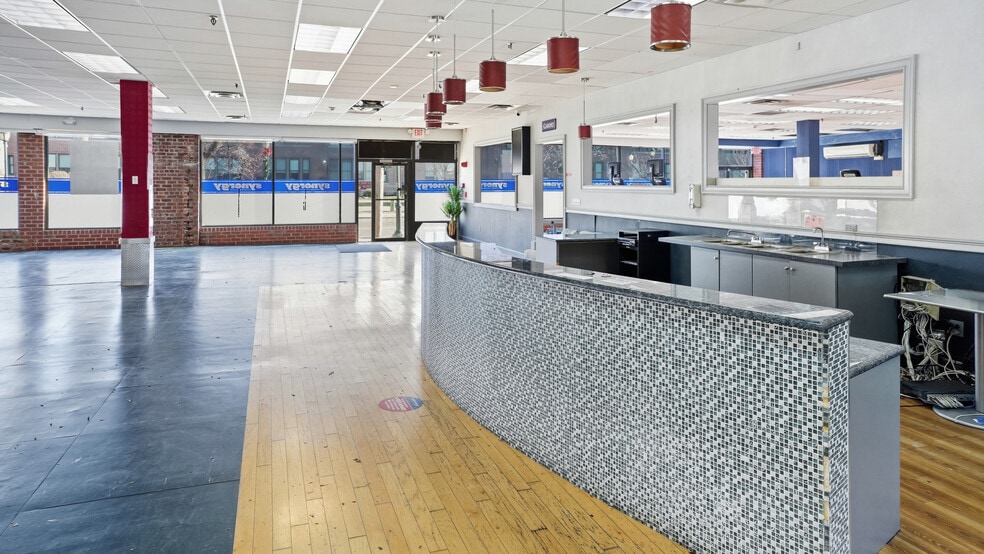 More Photos Of 117-133 Merrick Ave, Merrick Storefront For Lease