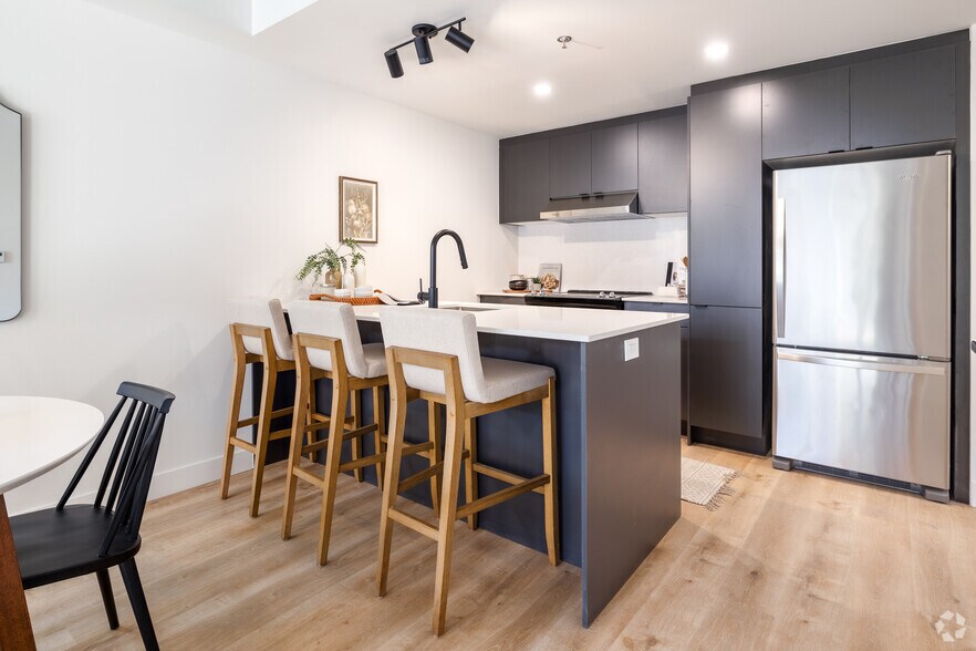 More Photos Of 2350 Rue Saint-Patrick, Montréal Apartments For Lease