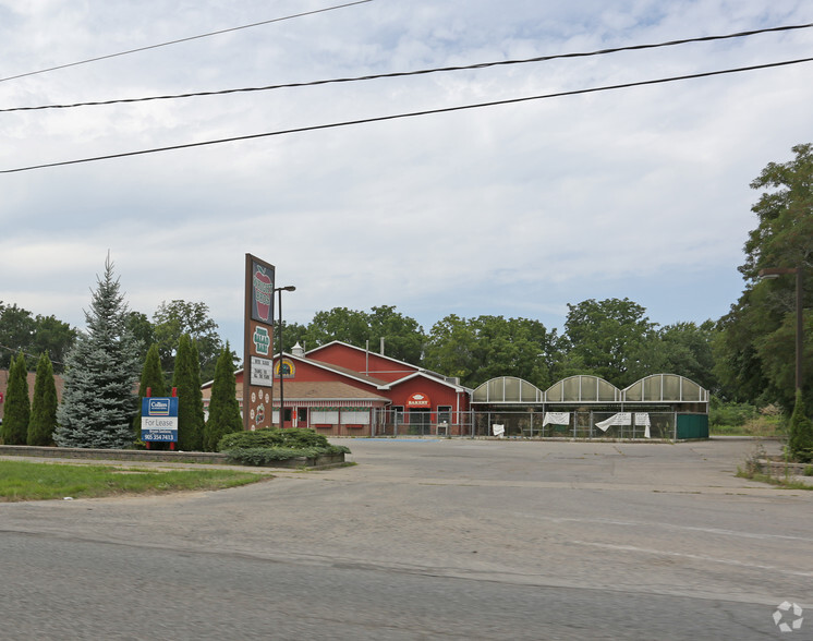 Primary Photo Of 537 Ontario St, St Catharines Supermarket For Sale