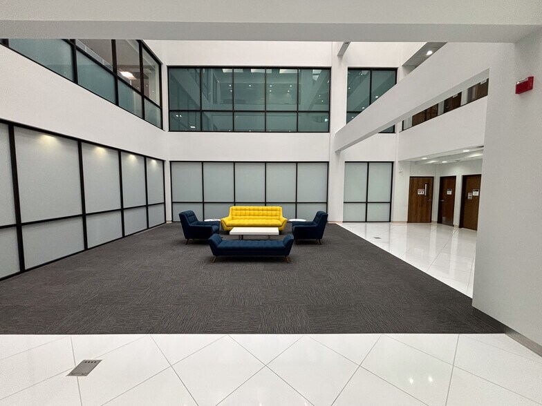 More Photos Of 881 Elkridge Landing Rd, Linthicum Office For Lease