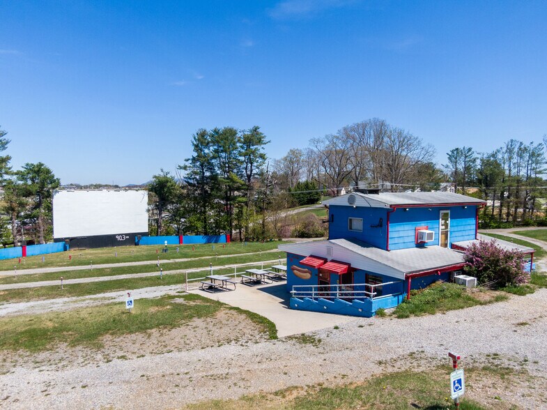 More Photos Of 275 Starlight Dr, Christiansburg Theater Concert Hall For Sale