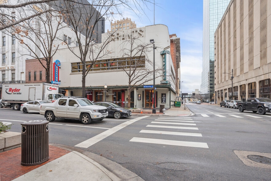 More Photos Of 611 Houston St, Fort Worth Bar For Sale