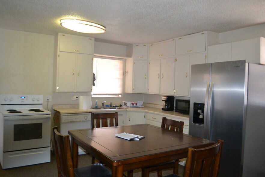 More Photos Of 2724 W Marland St, Hobbs Hotel For Sale