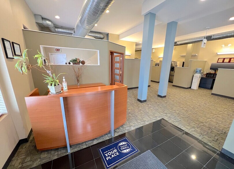 More Photos Of 2058 W Belmont Ave, Chicago Office Residential For Sale