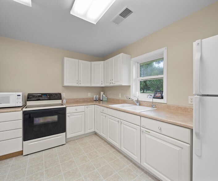 More Photos Of 295 N Ray Quincy Rd, Quincy Lodge Meeting Hall For Sale