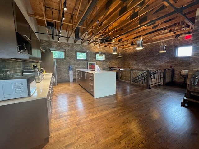 More Photos Of 220 N River St, East Dundee Freestanding For Sale