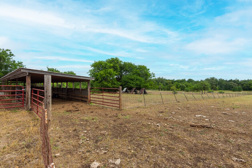 More Photos Of 0 Hwy 21, Uhland Land For Sale