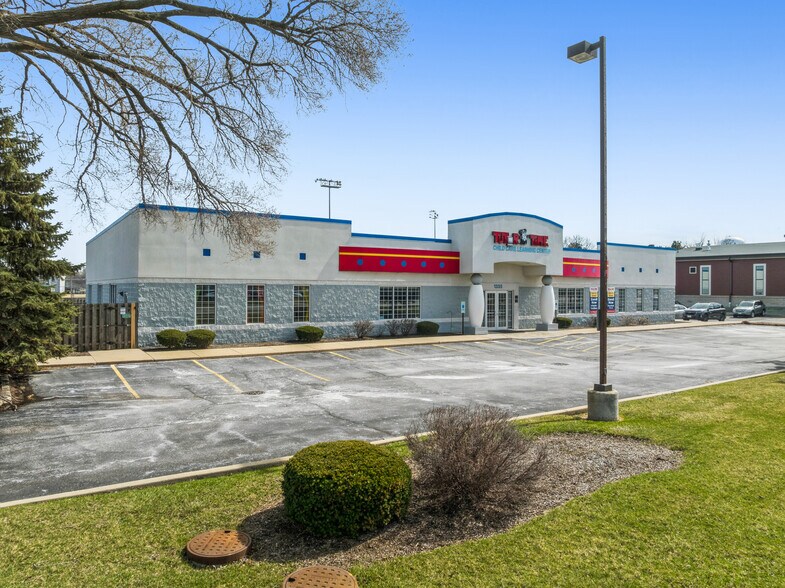 Primary Photo Of 1335 N Arlington Heights Rd, Itasca Daycare Center For Sale
