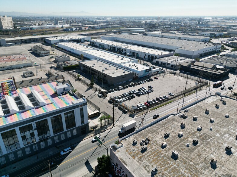 More Photos Of 2430-2438 E 11th St, Los Angeles Warehouse For Lease