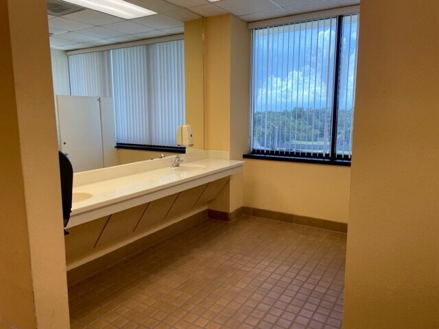 More Photos Of 600 8th Ave W, Palmetto Office For Sale