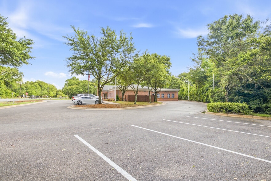 More Photos Of 5784 Chumuckla Hwy, Pace Freestanding For Lease