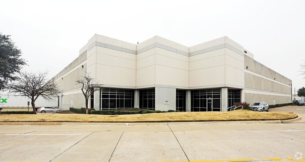 Primary Photo Of 3609-3611 Pipestone Rd, Dallas Distribution For Lease