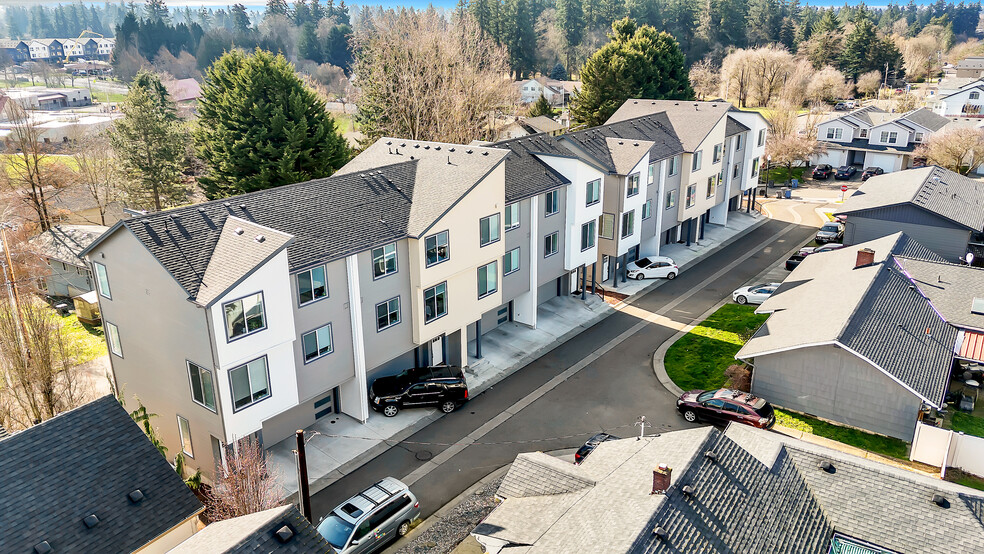 Primary Photo Of 3311 NE 42nd Pl, Vancouver Apartments For Sale