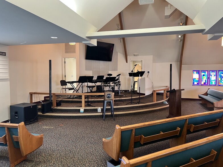 More Photos Of 5757 Blue Ridge Blvd, Raytown Religious Facility For Sale