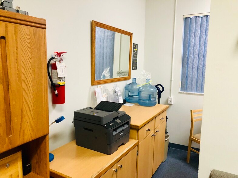 More Photos Of 214 Pasadena Ave S, Saint Petersburg Office For Lease