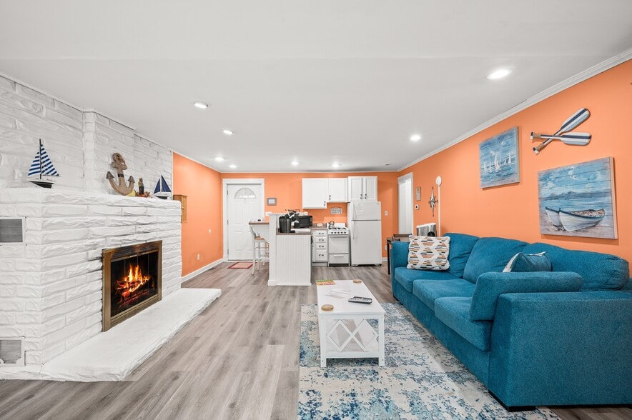 More Photos Of 231 E Buffalo St, New Buffalo Hotel For Sale