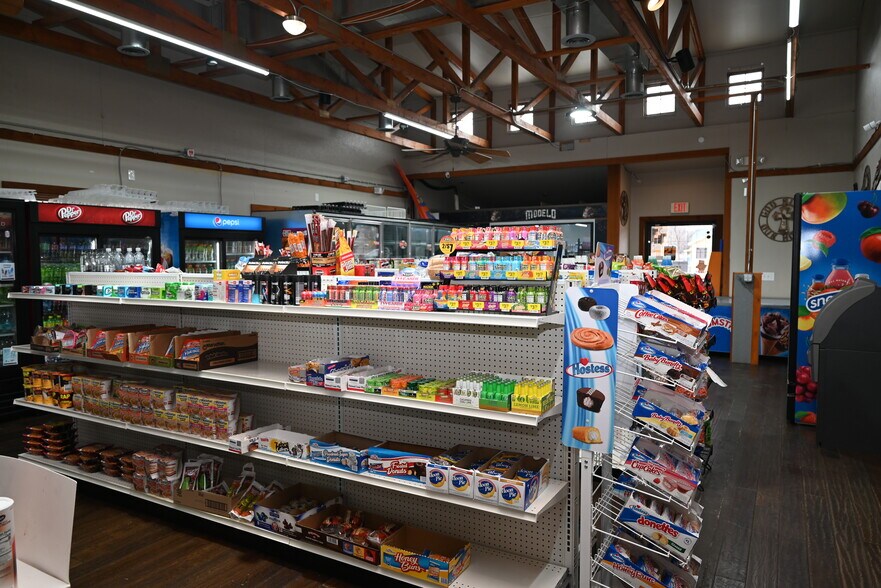 More Photos Of 121 S Berry St, Burkburnett Restaurant For Sale