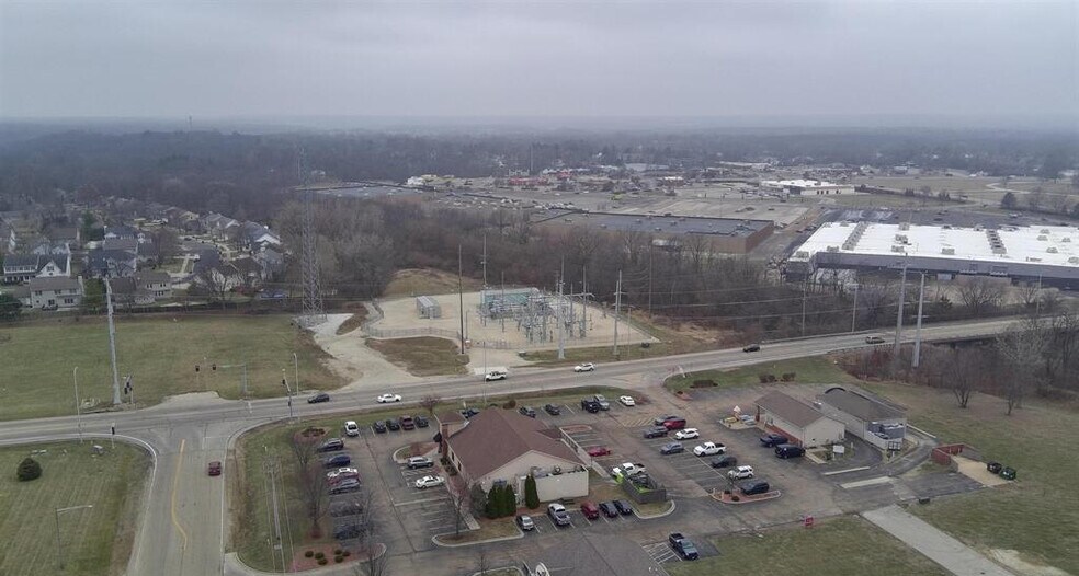 More Photos Of 3727 W Willow Knolls Dr, Peoria General Retail For Lease