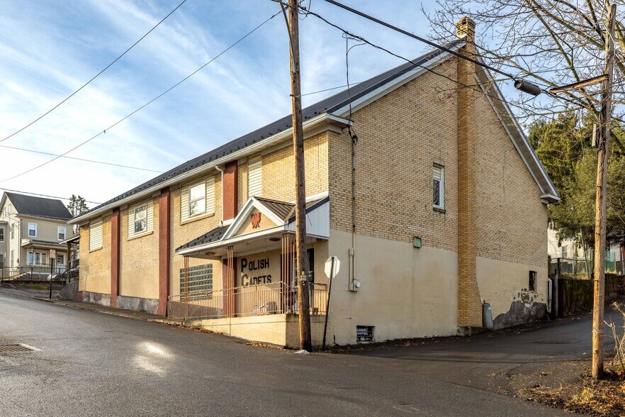 More Photos Of 1000 W State St, Coal Township Restaurant For Sale