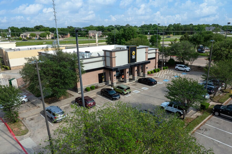 More Photos Of 430 E Pleasant Run Rd, Cedar Hill Restaurant For Sale