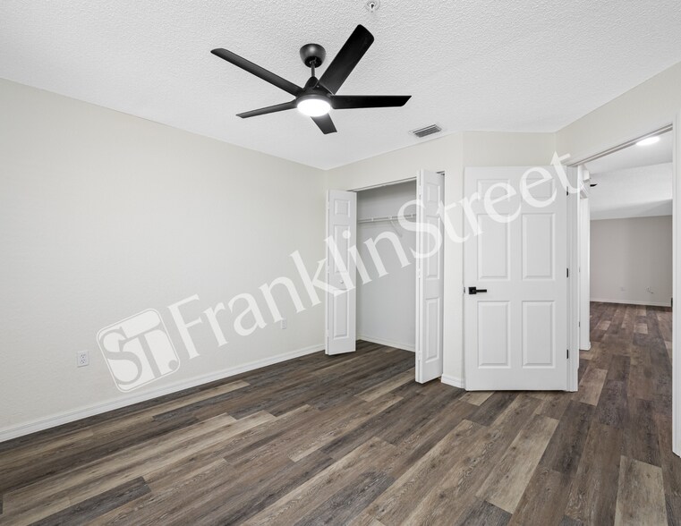 More Photos Of 10490 Chalmer St, Spring Hill Apartments For Sale