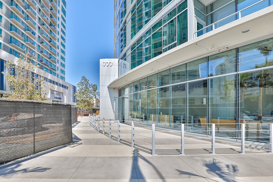 More Photos Of 777 E Ocean Blvd, Long Beach Apartments For Lease