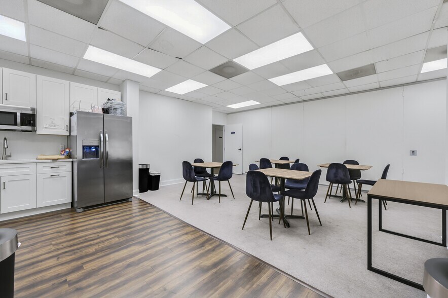 More Photos Of 1900 The Exchange SE, Atlanta Office For Sale