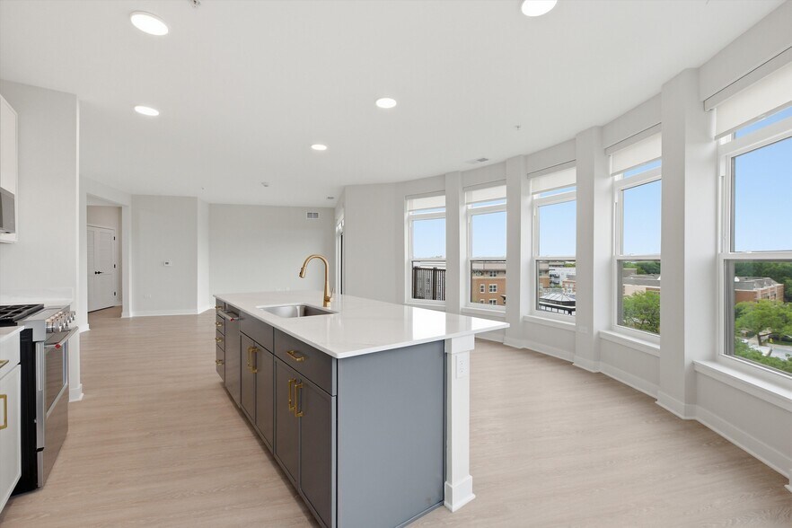 More Photos Of 1850 Glenview Rd, Glenview Apartments For Lease