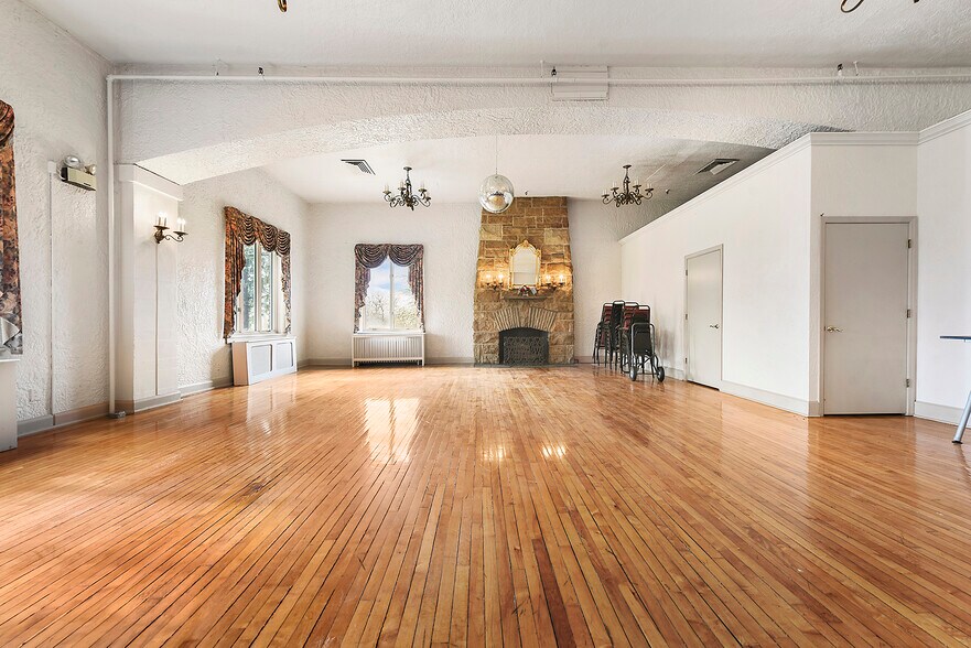 More Photos Of 1300 Lane ave, Natrona Heights Specialty For Sale