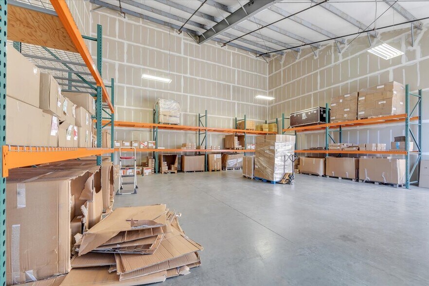 More Photos Of 18855 Microtronics, Sonora Industrial For Sale