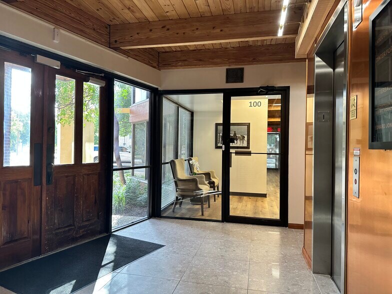 More Photos Of 3308 Broadway St, San Antonio Office For Sale