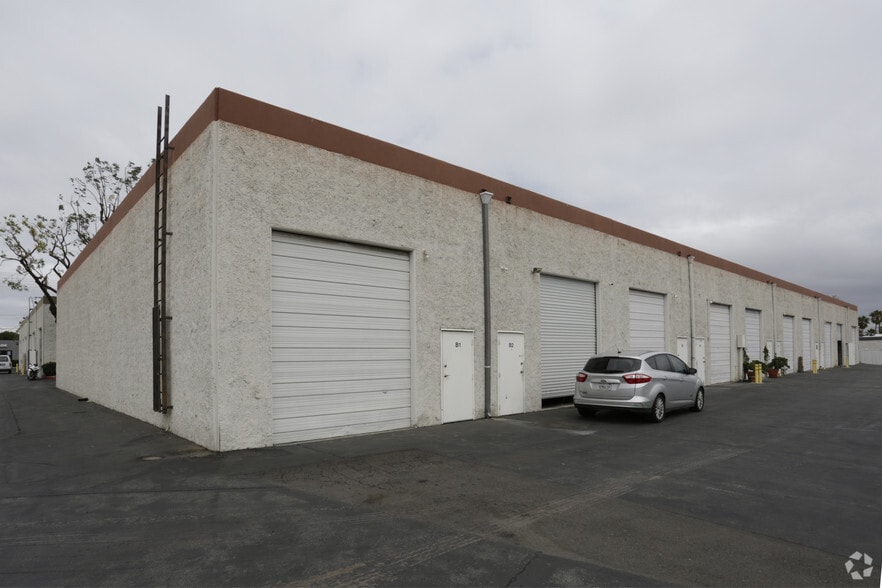 More Photos Of 729 W 16th St, Costa Mesa Research And Development For Lease