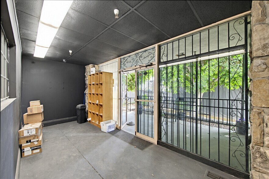 More Photos Of 15001 S Figueroa St, Gardena Distribution For Sale