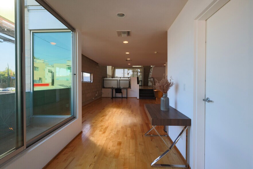 More Photos Of 6615-6621 Melrose Ave, Los Angeles Loft Creative Space For Sale