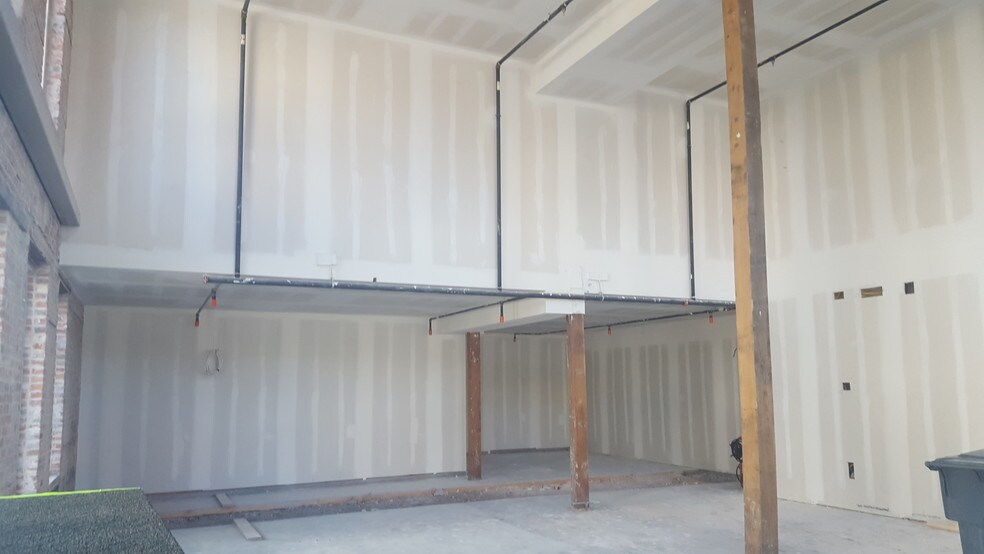 More Photos Of 700-702 Franklin Ave, Waco Storefront Retail Residential For Lease