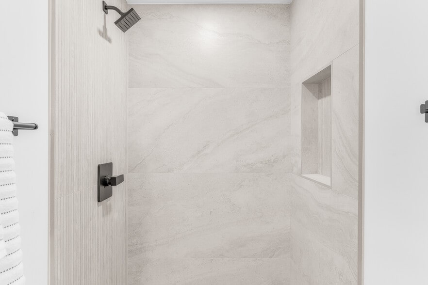 More Photos Of 2616 Lakeview Dr, Naples Apartments For Sale