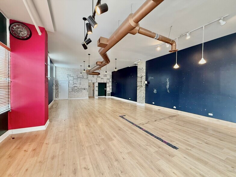 More Photos Of 1355-1359 W Chicago Ave, Chicago Apartments For Lease