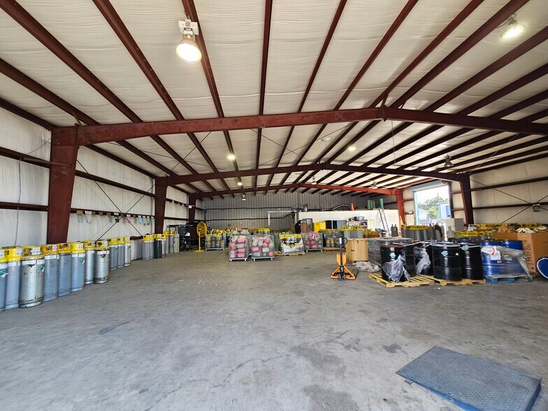 More Photos Of 4402 Rex Rd, Friendswood Unknown For Lease