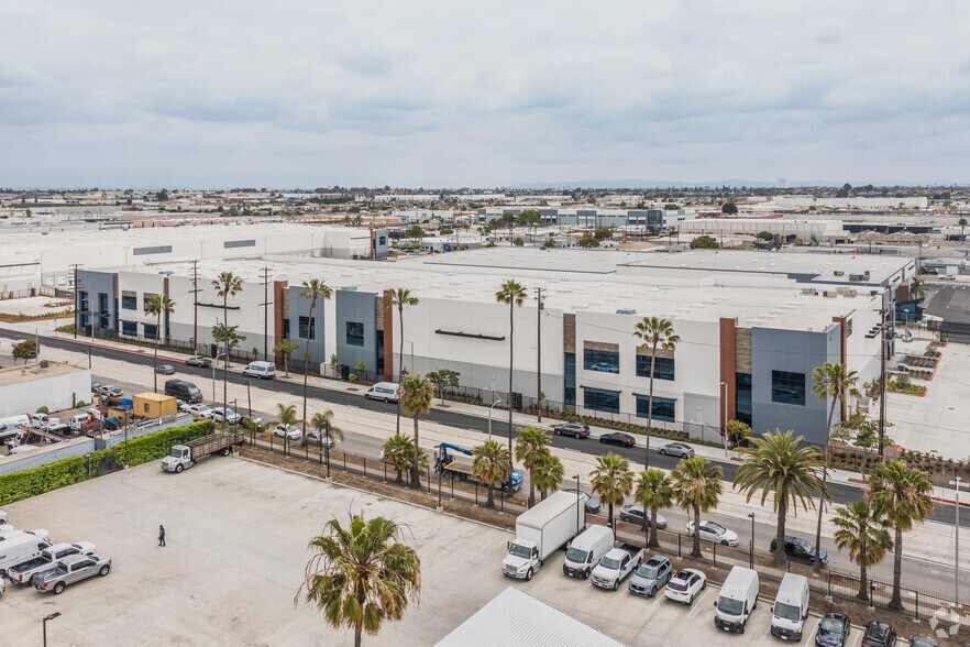 More Photos Of 112 W Alondra Blvd, Gardena Unknown For Lease