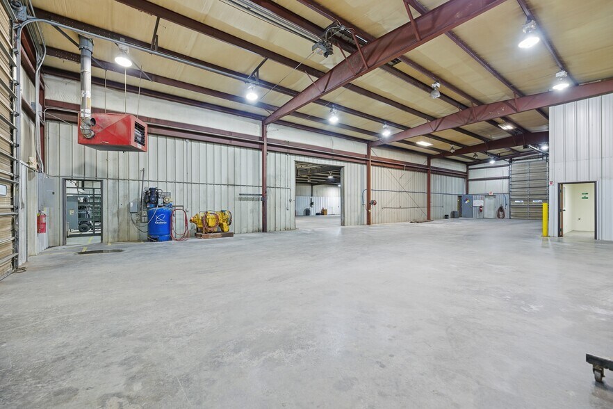 More Photos Of 654 W 138th St, Glenpool Industrial For Lease